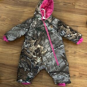 Like new CANVAS INSULATED HOODED CAMO SNOWSUIT (INFANT/TODDLER) size 6 Months